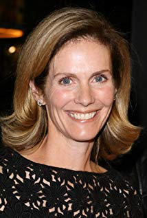 How tall is Julie Hagerty?